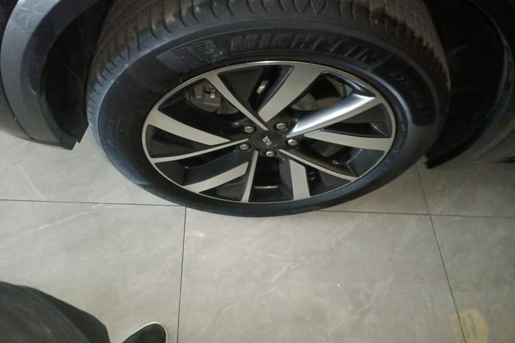 Used Li Auto L8 2023 Pro Model
