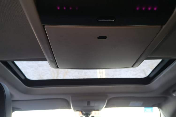 Used Dodge Journey 2013 2.4L Two-Wheel Drive Luxury Version