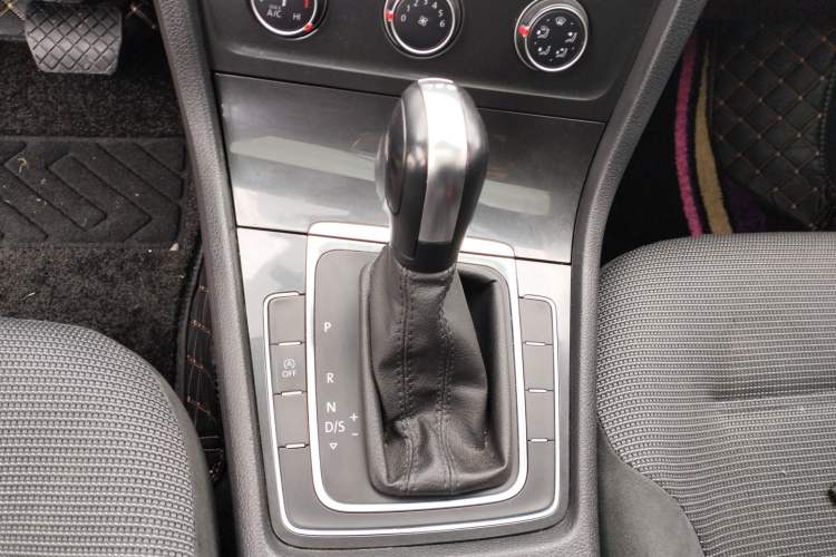 Used Volkswagen Golf 2020 280TSI DSG Comfort Version Gear Lever