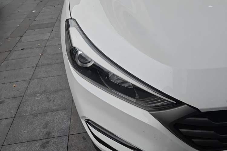 Used Hyundai Tucson 2015 1.6T Dual-Clutch Two-Wheel-Drive Smart Model Right Front Headlight