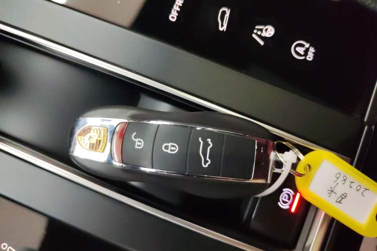 Used Porsche Macan 2023 Macan T 2.0T