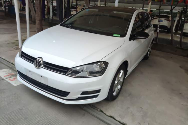 Used Volkswagen Golf 2017 1.6L Automatic Comfort Million-Vehicle Anniversary Edition