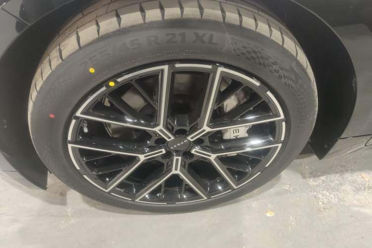 Used Zeekr 001 2026 Model 103° Rear-Drive Max Version Exterior 4