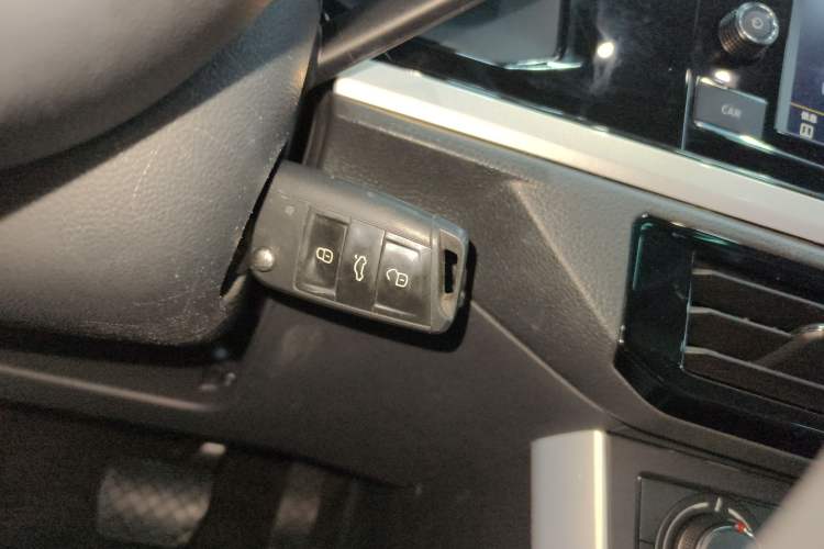 Used Volkswagen Polo 2019 Plus 1.5L Automatic Colorful Technology Edition Vehicle Key