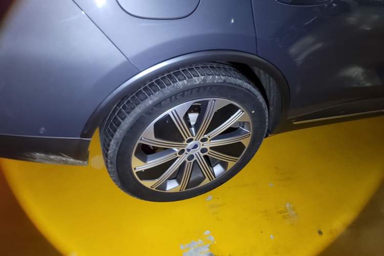 Used Denza N8 2023 Four-Wheel Drive Ultra-Hybrid Flagship Seven-Seater Version
