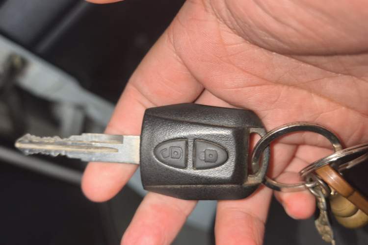 Used CHANGAN KAICHENG Ruixing EM60 2022 Pure Electric Van 4498 mm Long Flat Roof with Rear-Hinged Doors 2 Seats 60 kW 41.86 kWh