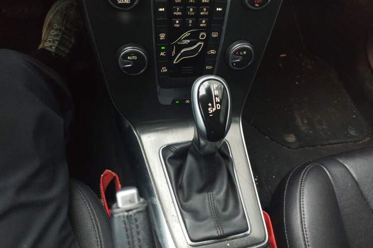 Used Volvo V40 2016 T3 Zhiyi Edition Gear Lever