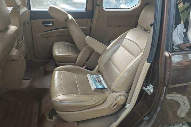 Used Wuling Hongguang 2014 1.2L S Comfort Model China IV
