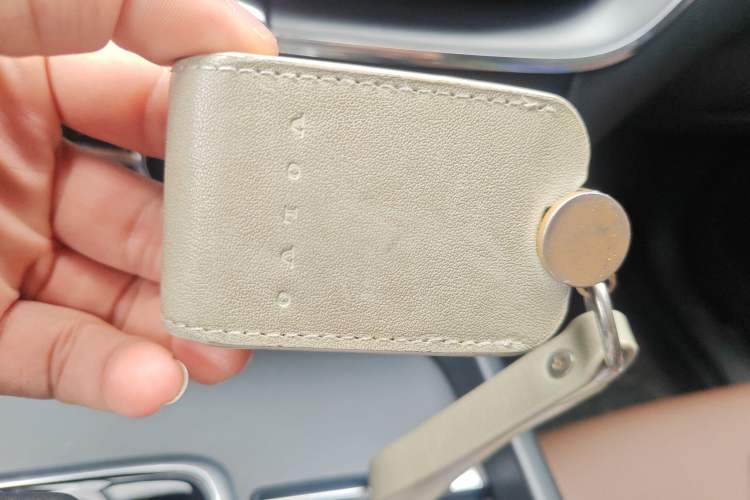 Used Volvo XC60 2023 B5 4x4 Smart Luxury Edition