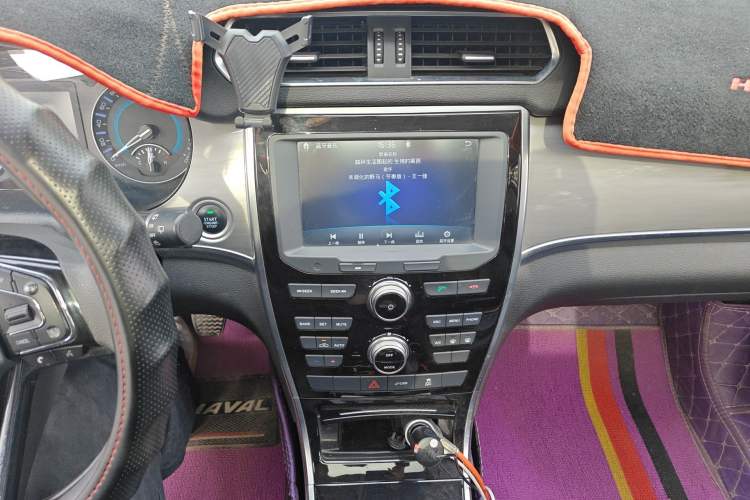 Used Haval H2 2018 Red-Label 1.5T Manual Two-Wheel Drive Elite Model Audio And AC Panel