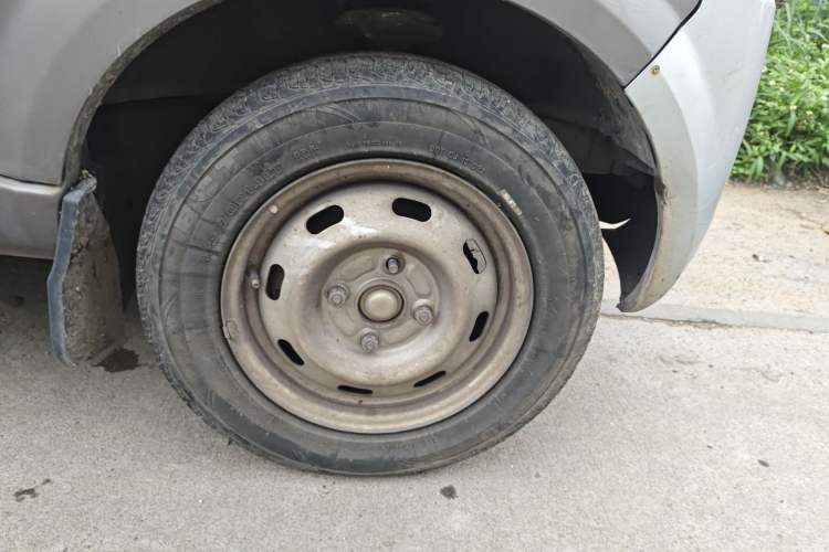 Used BAIC Weiwang 306 2013 1.2L Value Edition Basic CNG 7-seater A12 China IV Right Front Wheel Hub