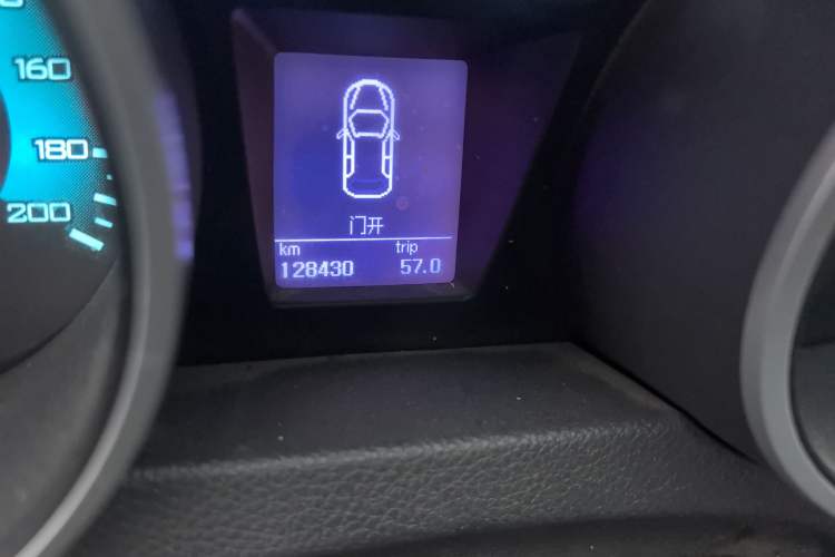 Used Foton Savana 2017 2.0T Manual 4x4 Gasoline Luxury Edition 5 Seats Odometer Close Up