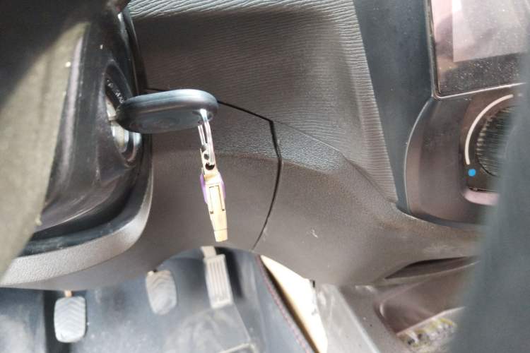 Used Wuling Hongguang 2014 1.5L Standard Version
