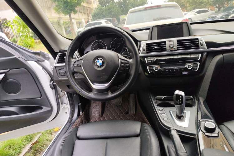 Used BMW 3 Series GT 2018 320i Sport Edition
