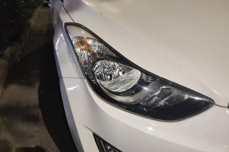 Used Hyundai Elantra (5th Generation / Langdong) 2015 1.6L Automatic Fashion Model Exterior 6