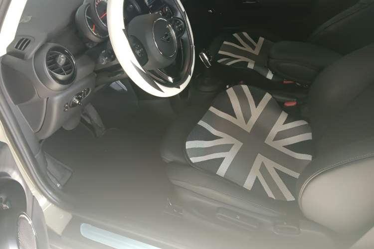 Used MINI MINI 2020 1.5T COOPER Classic Edition