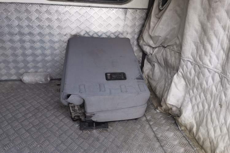 Used Dongfeng Yufeng 2020 2.3T Economy Logistics Vehicle Long Wheelbase High Roof 5-9 Seater WP2.3