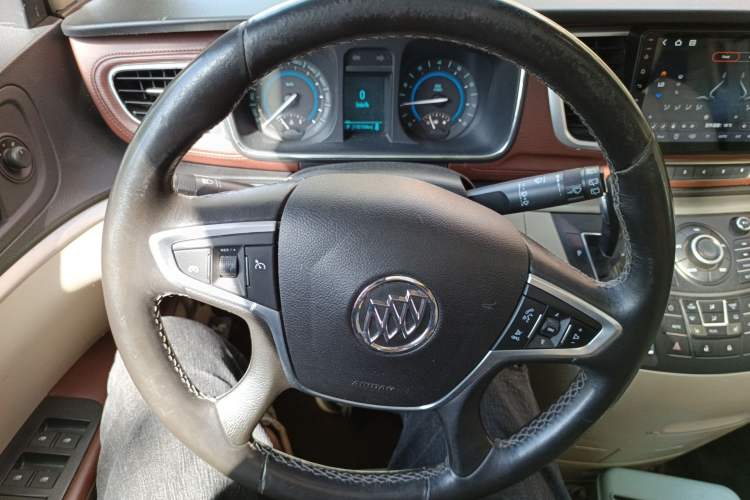 Used Buick GL8 2014 2.4L LT Luxury Business Executive Edition