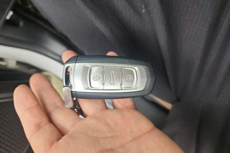 Used Geely Auto Emgrand X7 Sport 2016 1.8TD Automatic ZhiZun Version Vehicle Key