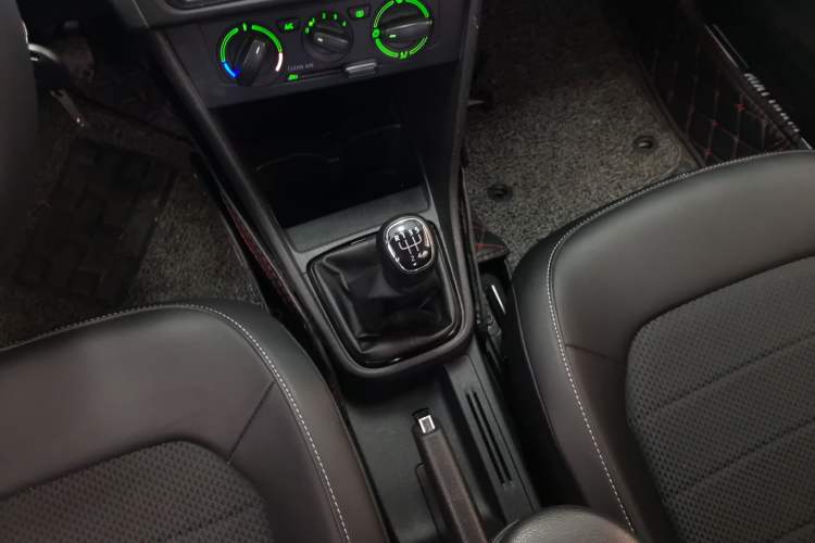 Used Skoda Rapid Spaceback 2016 Revised 1.6L Manual Chuanxing Edition
