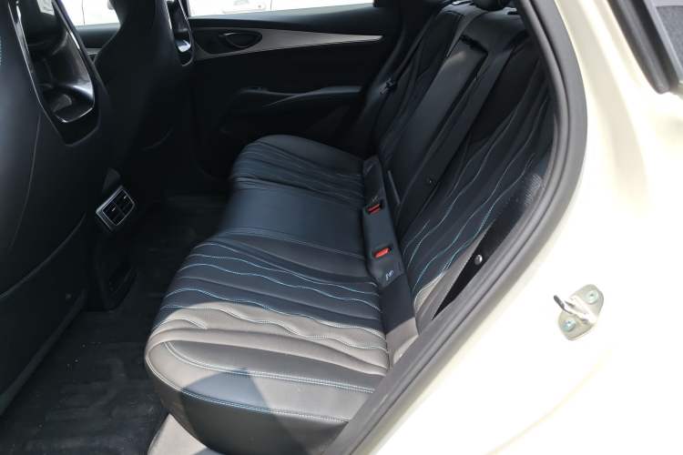 Used BYD Seal 06 New Energy 2025 DM-i Intelligent Drive 120KM Flagship Model
