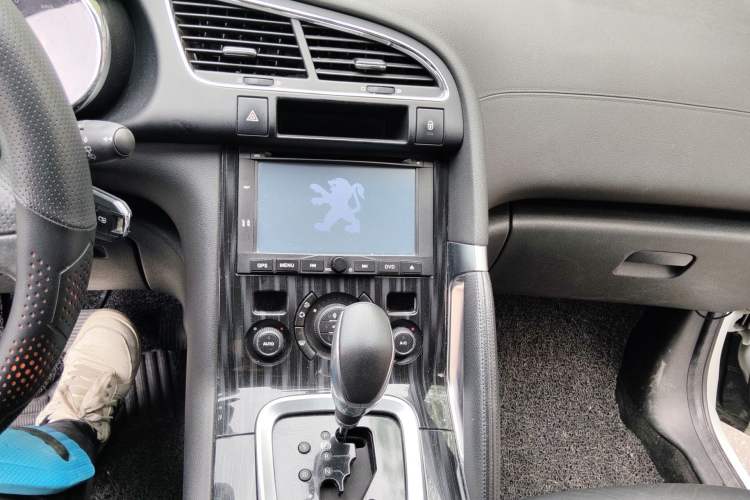 Used Peugeot 3008 2013 2.0L Automatic Trend Edition Audio And AC Panel