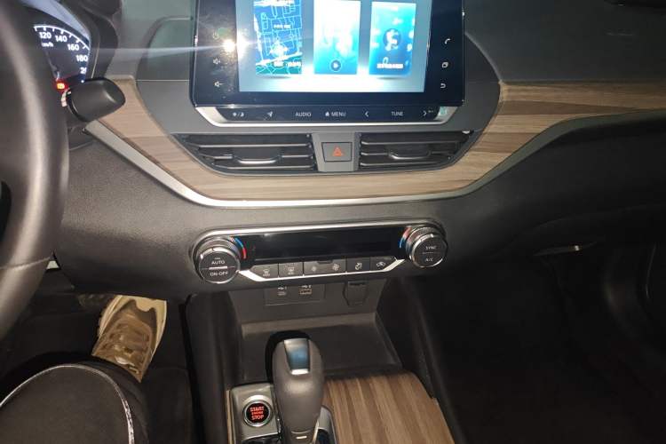 Used Nissan Teana 2021 2.0L XL Comfort Edition Audio And AC Panel