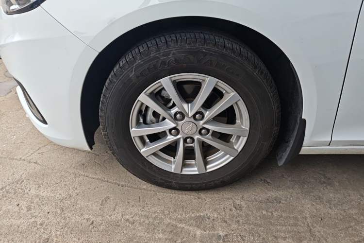 Used Chevrolet Malibu 2018 530T Automatic Fashion Edition Left Front Wheel Hub