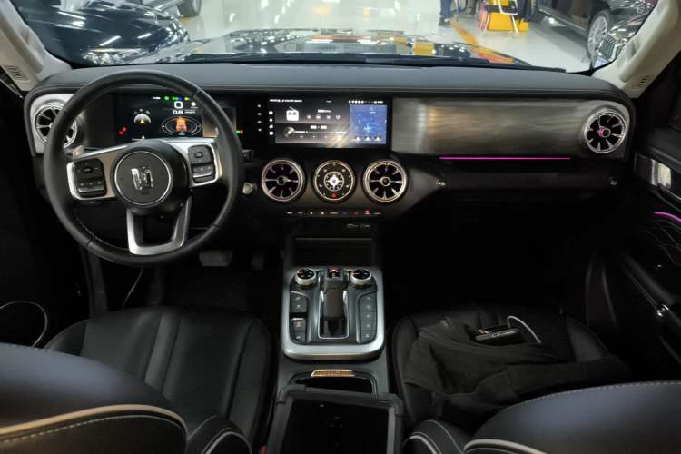 Used Tank 300 2024 2.0T Conqueror Center Console