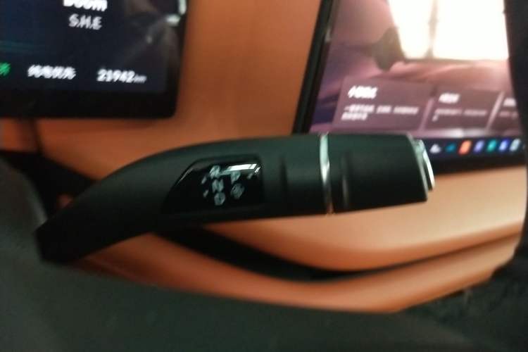 Used Wey Lanshan 2025 Four-Wheel Drive Max Gear Lever