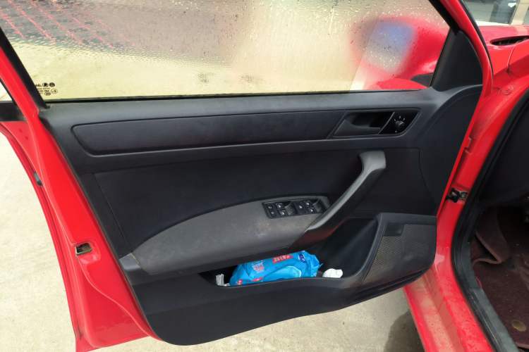 Used Skoda Rapid Spaceback 2016 Revised Version 1.6L Manual Front-Drive Edition