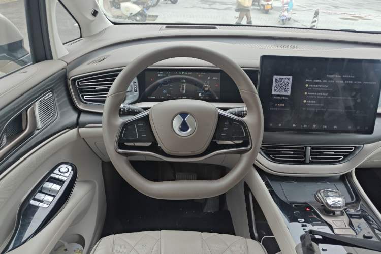 Used Denza D9 2022 DM-i 970 Four-Wheel Drive Flagship Model
