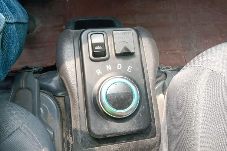 Used Wuling EV50 2022 Affordable Model Anchi with 35.904 kWh
