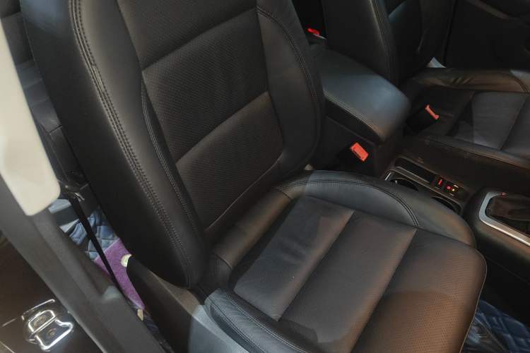 Used Volkswagen Tiguan 2015 1.8TSI Automatic Two-Wheel Drive Luxury Model Right Front Seat