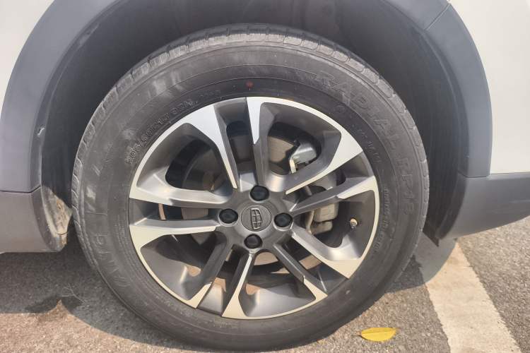 Used Geely Auto Vision X3 2019 Upgraded Model 1.5L Manual Luxury Version
