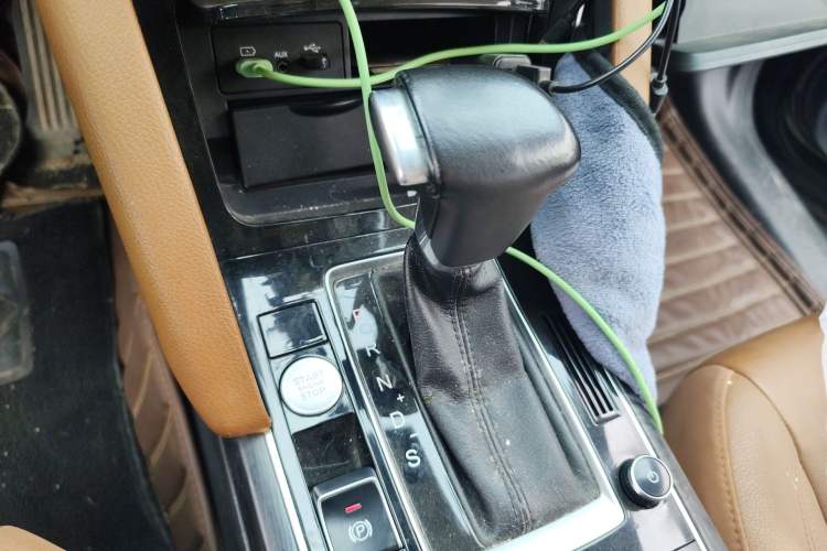 Used BORGWARD BX7 2016 28T Four-Wheel Drive Flagship Version 5 Seats Gear Lever