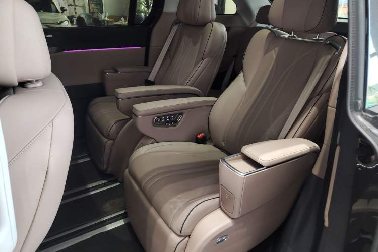 Used XPeng X9 2025 740 Ultra-Long Range Max