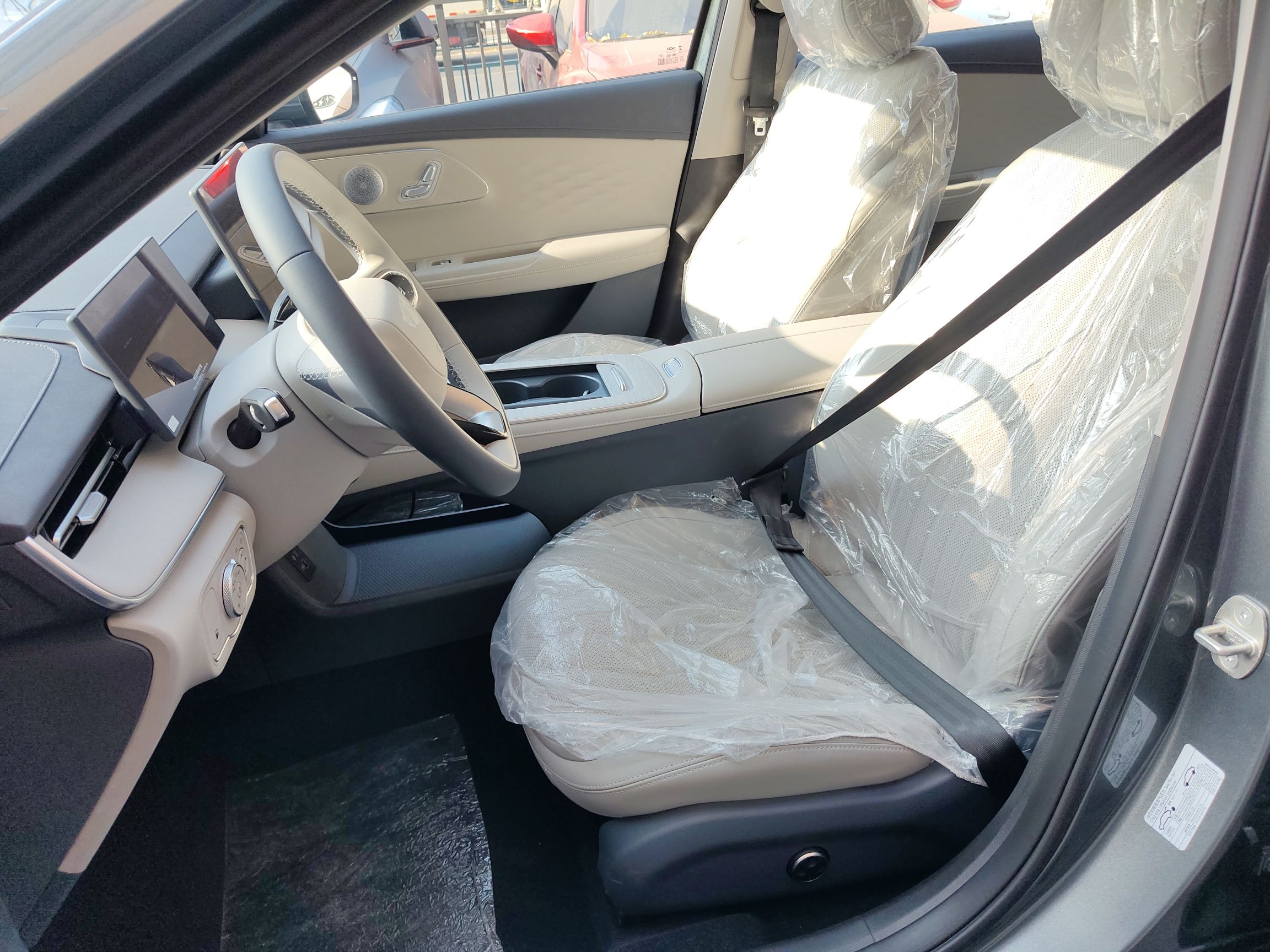 Переднее сиденье в автомобиле