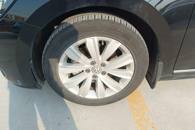 Used Volkswagen Passat 2020 330TSI Elite Edition China VI Left Front Wheel Hub