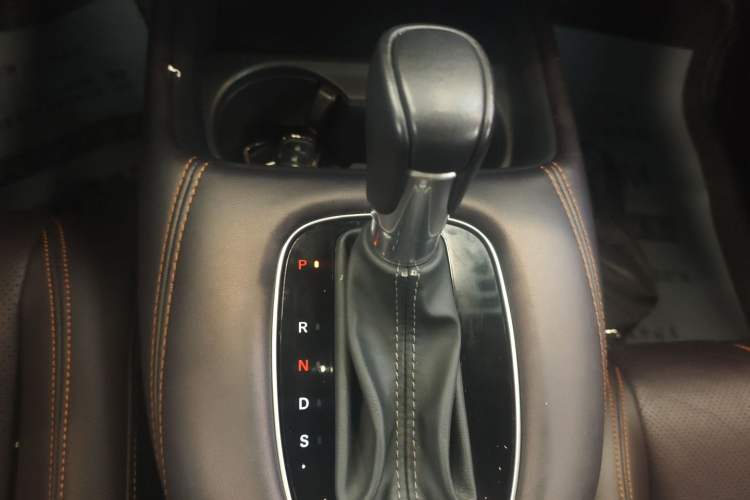 Used Honda ZR-V 2022 1.5T CVT Deluxe Edition Gear Lever