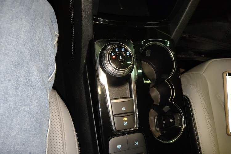 Used Ford Escape 2020 EcoBoost 245 Two-Wheel-Drive Titanium Edition