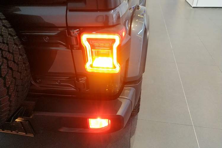 Used Jeep Wrangler 2024 2.0T Sahara Four-Door Edition
