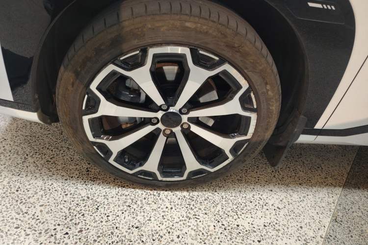 Used AION V 2024 Aion Tyrannosaurus 520 Smart Luxury Edition