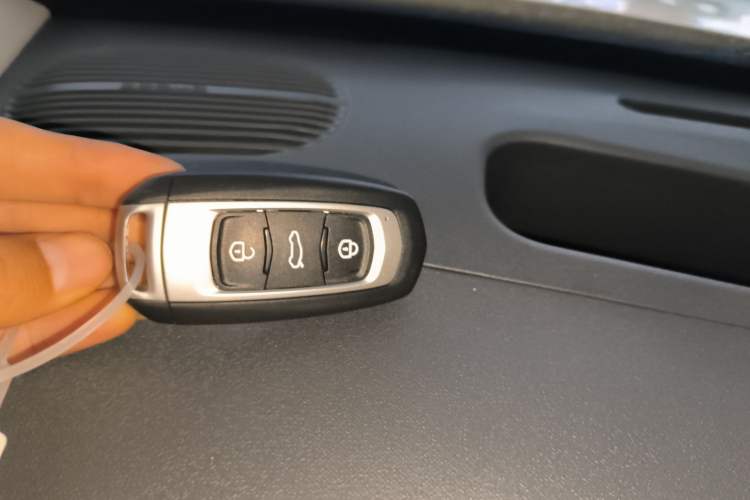 Used Geely Galaxy Panda 2025 210 km – Yuanqi Bear Vehicle Key