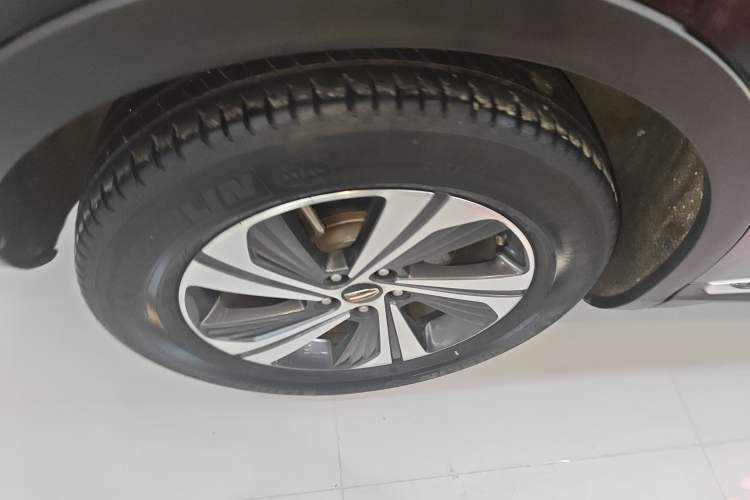 Used Hongqi HS5 2019 2.0T Smart Connect Flagship Edition Right Rear Wheel Hub