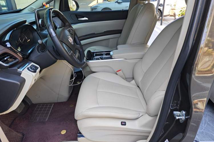 Used Buick GL8 2021 Land Cruiser Executive Class 652T Luxury Model
