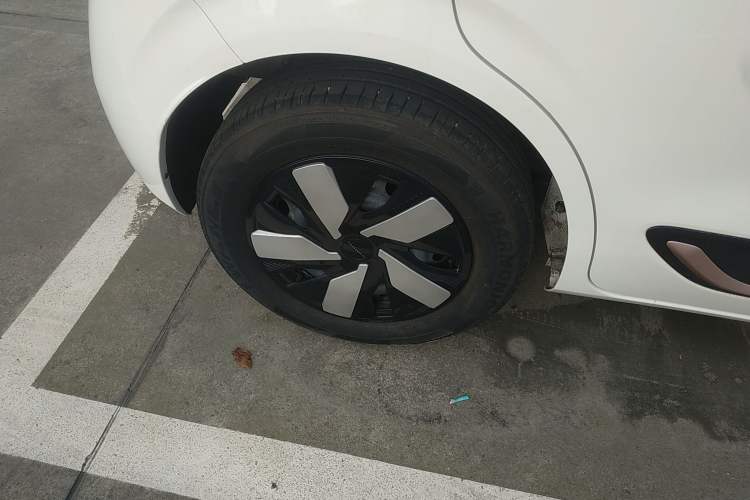 Used Dongfeng NAMMI 01 2024 New Edition 330 Air Right Rear Wheel Hub