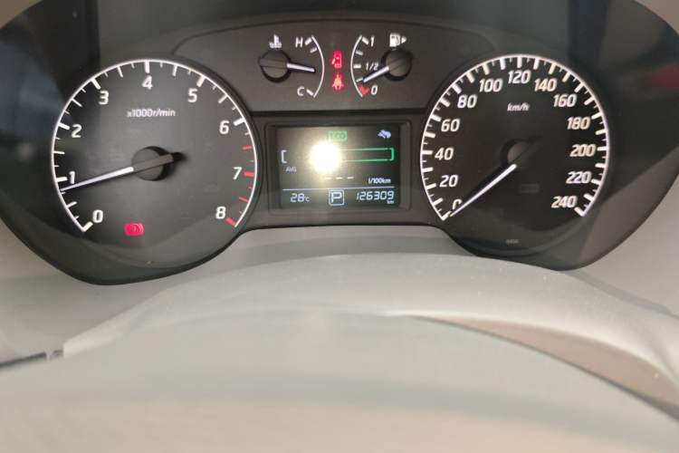 Used Nissan Sylphy 2014 1.6XV CVT Deluxe Edition Odometer Close Up