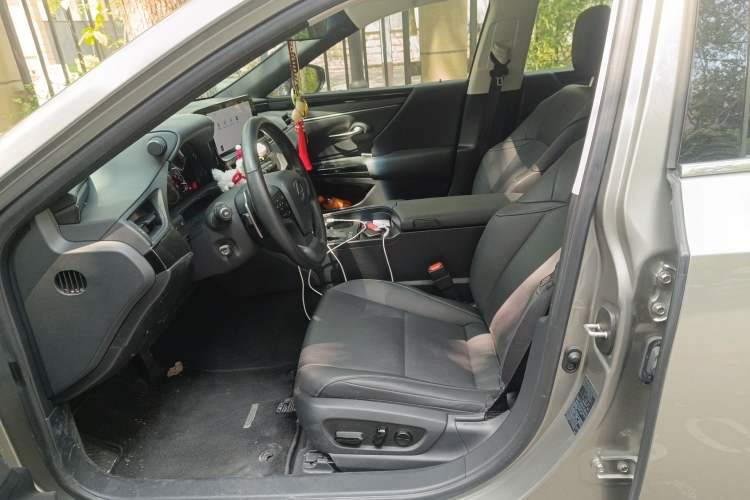 Used Lexus ES 2022 200 Excellence Edition