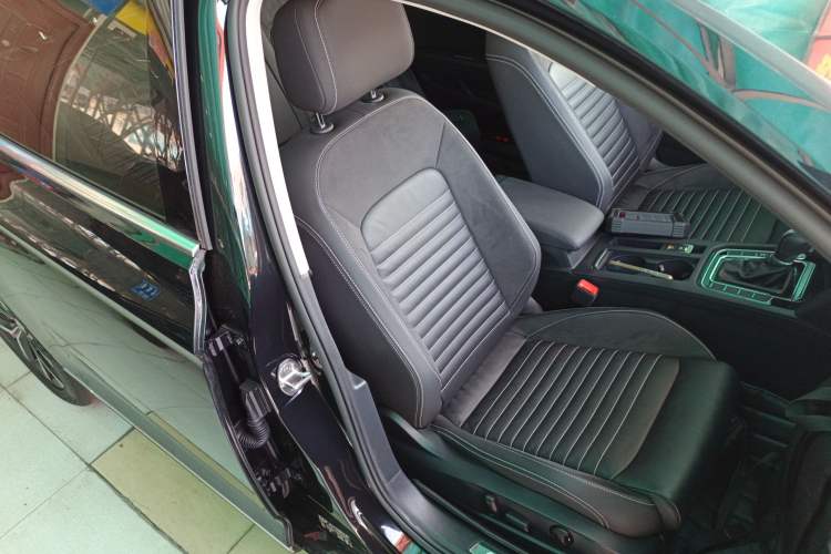 Used Volkswagen Magotan 2020 330TSI DSG Leading Model
